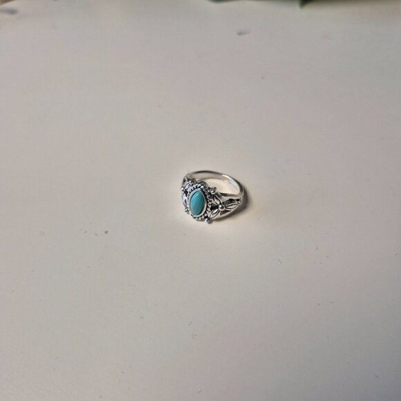 Silver & Turquoise Statement Ring - Picture 4 of 5